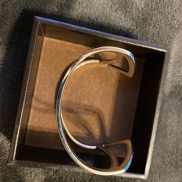 Silver adjustable cuff - Picture 2 of 2